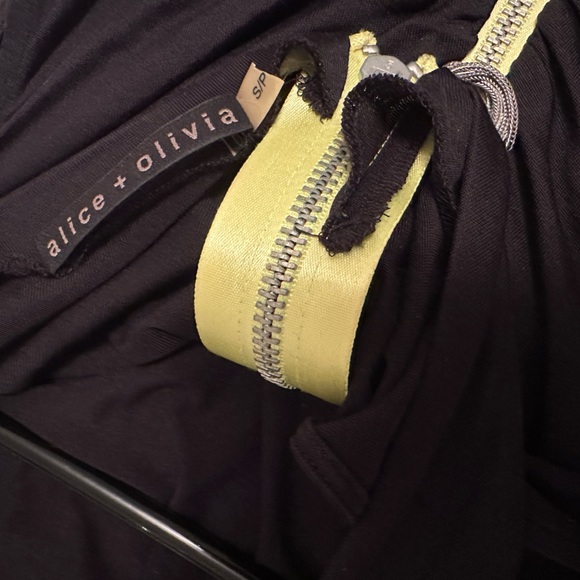 Alice + Olivia black shirred silk sleeveless top. Dramatic neon zip back - Picture 3 of 4